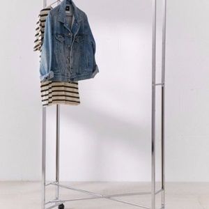 Expandable Steel Clothing Rack